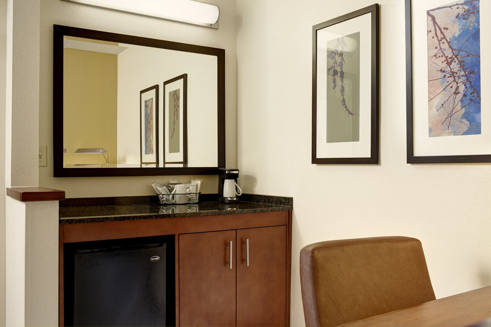 Hyatt Place Fort Worth / Cityview Exterior photo