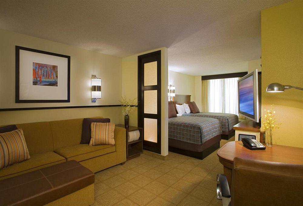 Hyatt Place Fort Worth / Cityview Room photo